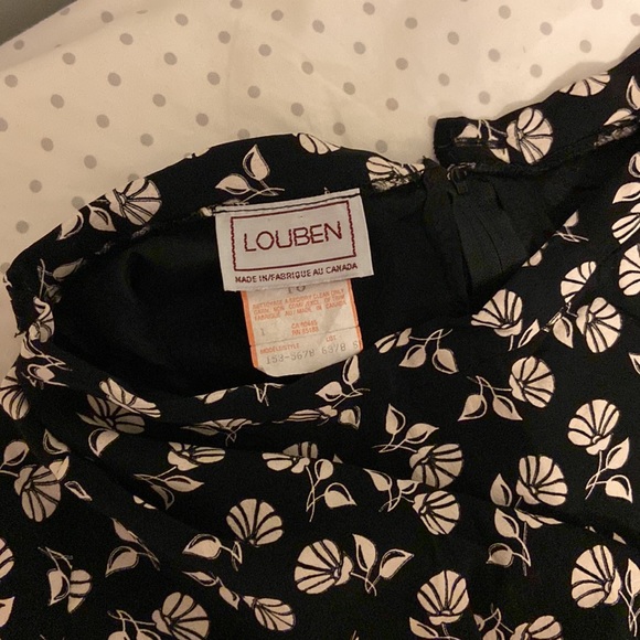 Black Flowy skirt with cream flower pattern - Picture 3 of 5